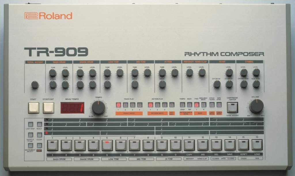 909 Vintage drum machines - roland - techno - music production - aulart