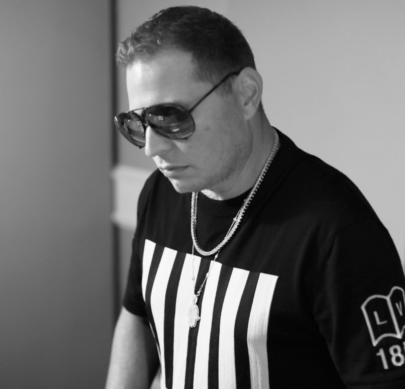 Exclusive!! Scott Storch gives directions on how to load his